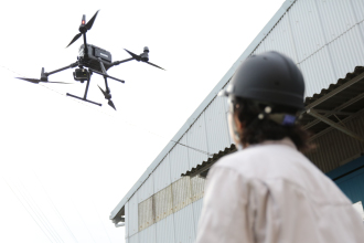 ドローンでの建物外部の撮影と測量・点検